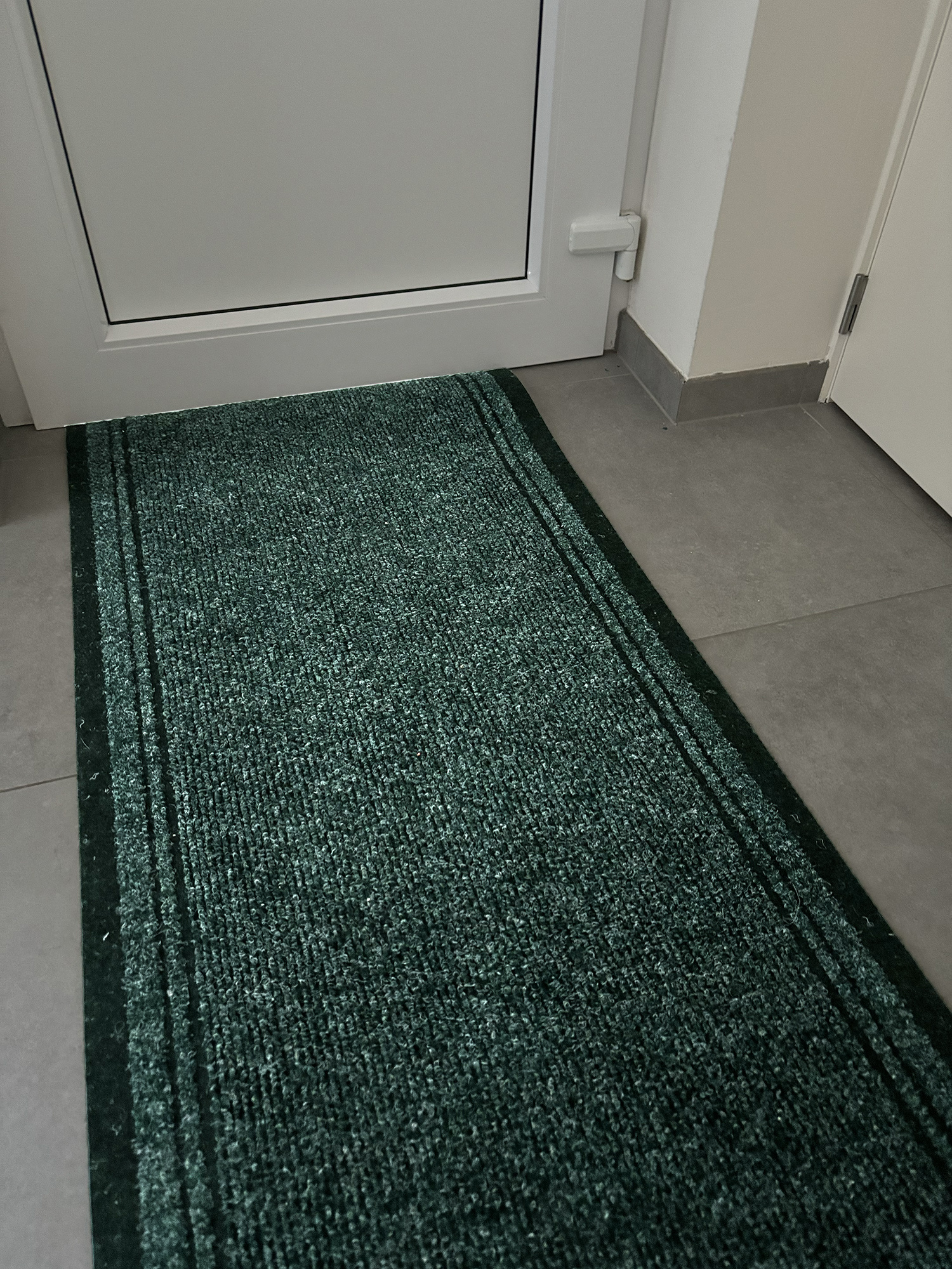 CLUB GROEN - Naaldvilt Keukenloper - 66 cm